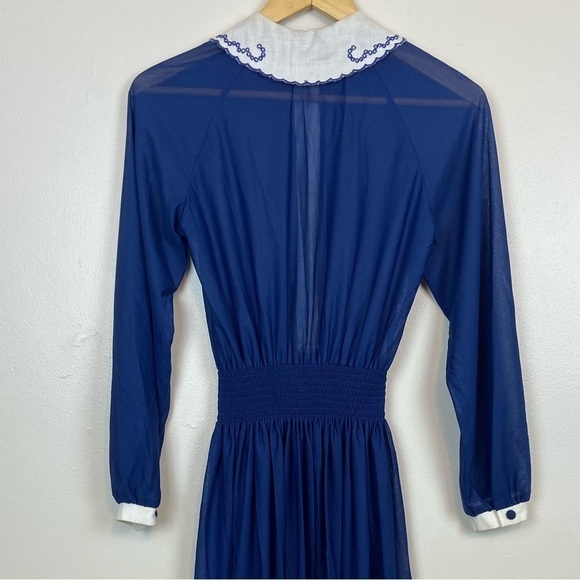 VINTAGE KAY WINDSOR 1950s-1960s Collared Embroidered Button Smock Waist Dress - Picture 10 of 11